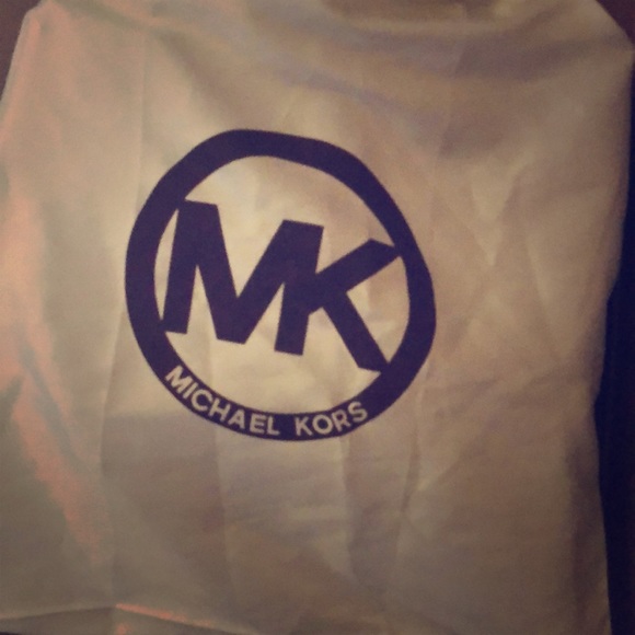 Michael Kors Pocket Book - Picture 2 of 3